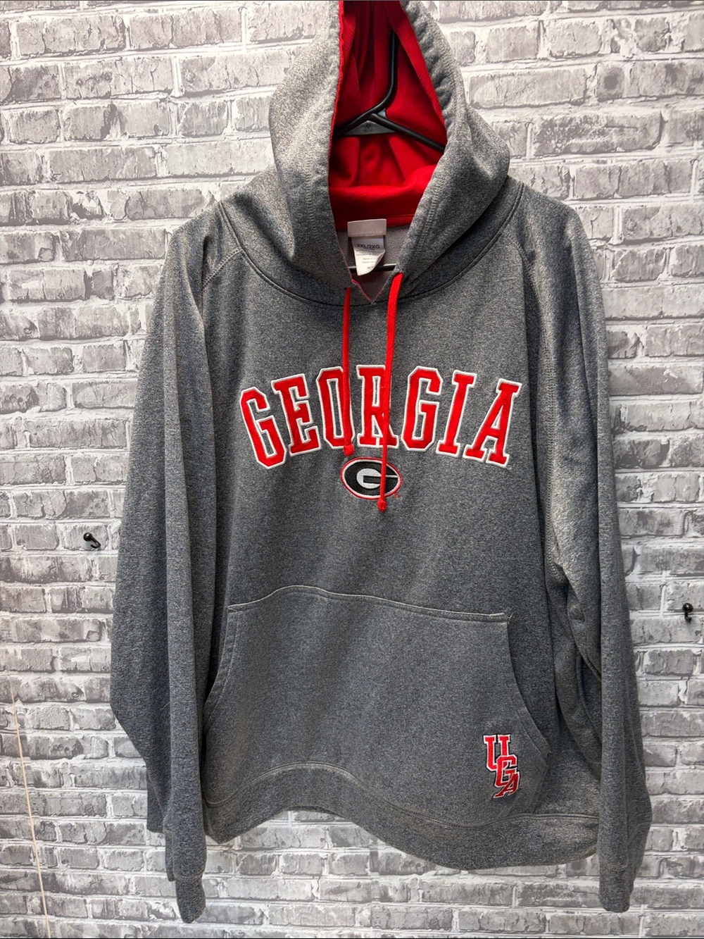 Georgia Bulldogs
Knights Apparel Gray Crewneck Hoodie with Red Lettering